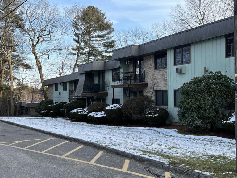 Condo in Nashua NH