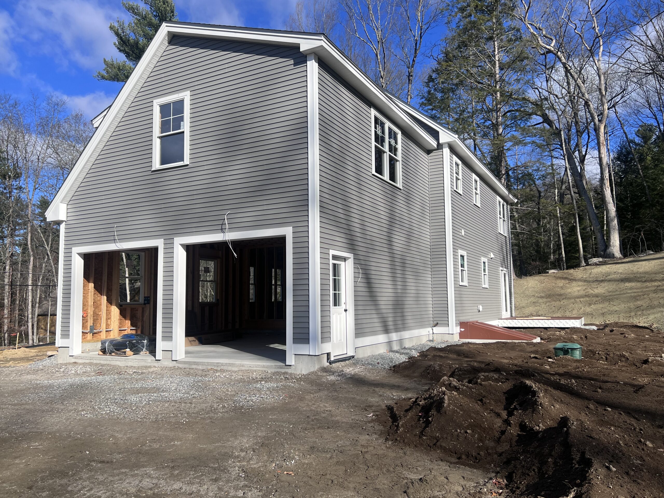 Garage view of 105 Searverns Bridge Road in Merrimack, NH